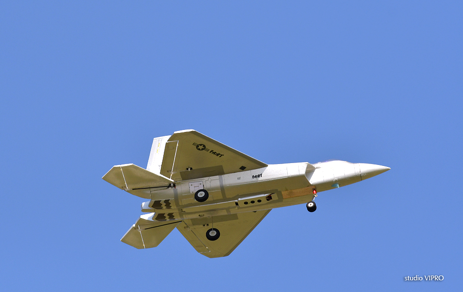 Modelarski miting u organizaciji Zmajarskog kluba Rode