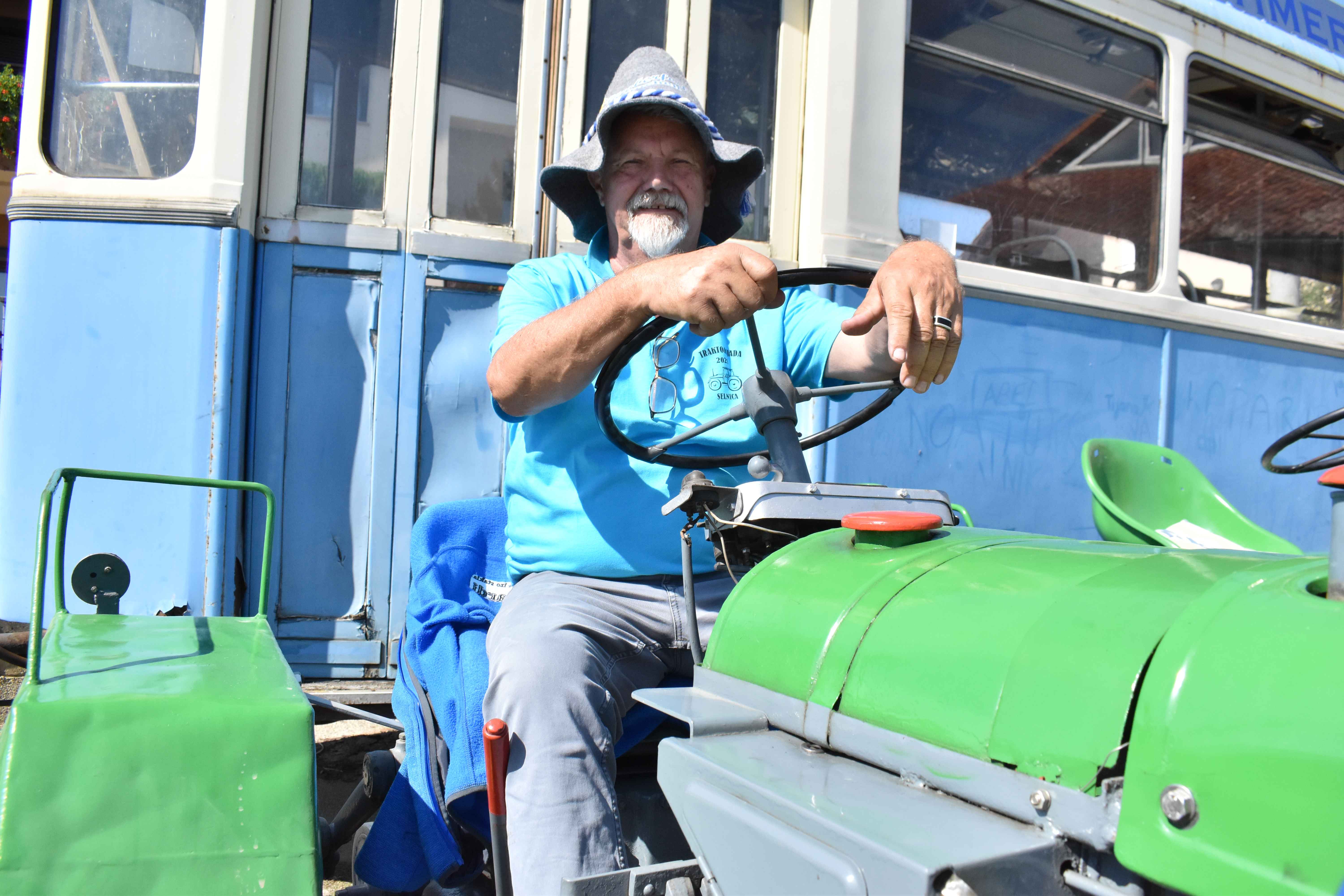 SELNICA Pogledajte kako je bilo na 17. susretu starih traktora