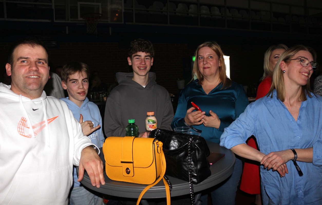 Neda Ukraden i grupa Vigor