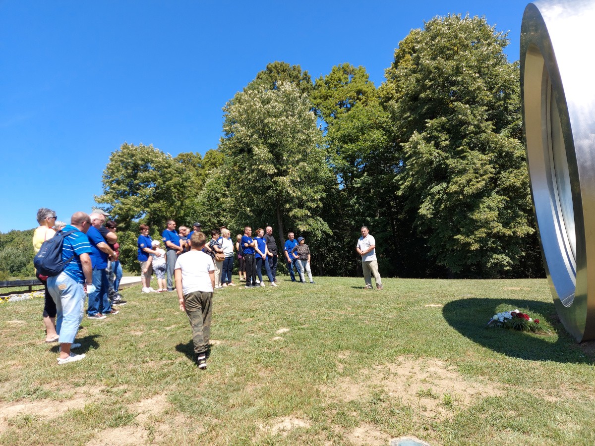 FOTO Društvo ‘Veteran’ povodom Oluje obišlo donje Pounje gdje je ratovalo prije 26 godina