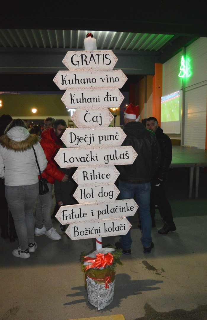 Božićni sajam u Kotoribi okupio velik broj posjetitelja