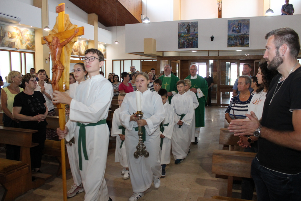 Dječji zbor ‘Marijina djeca’ iz Svete Marije pjevanjem uveličao misu u karlovačkom svetištu