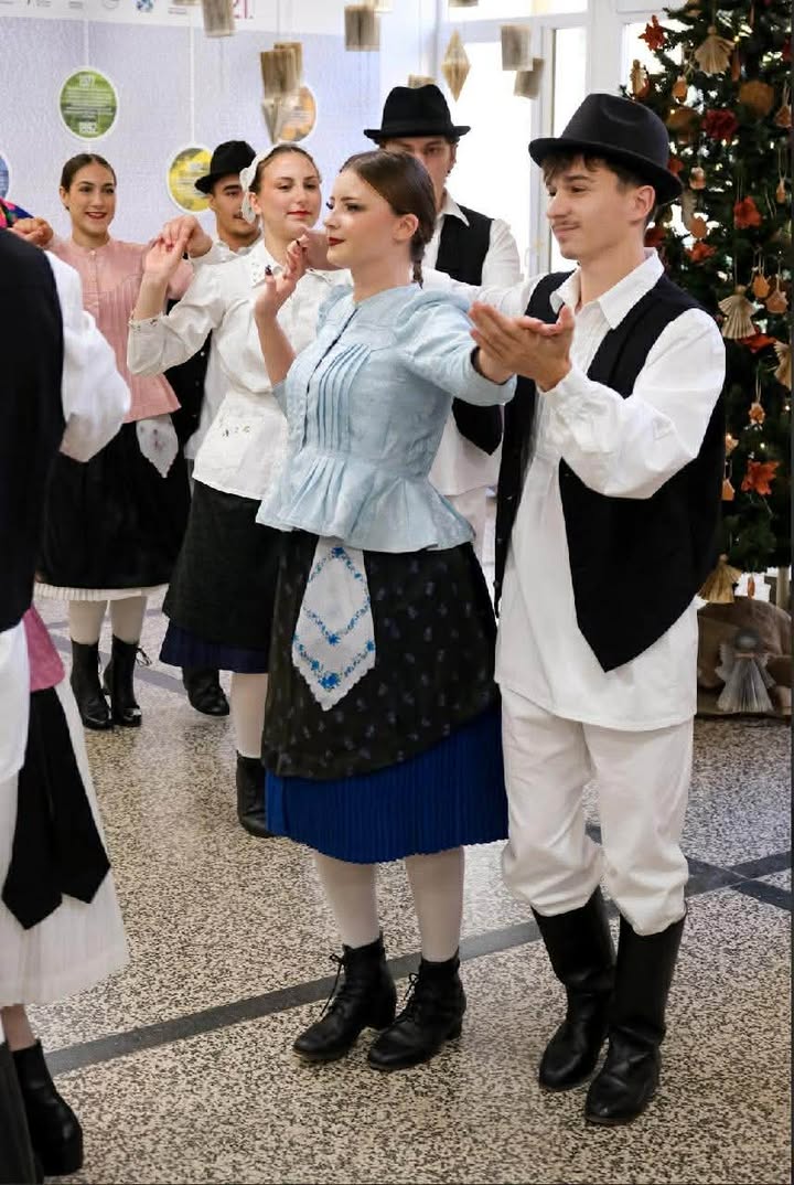 591353431_2015314929233346_1055156589905163502_n