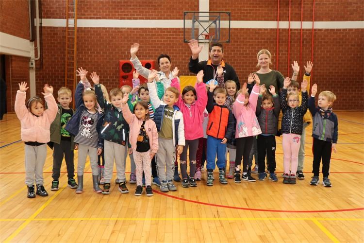 Mališani posjetili policiju