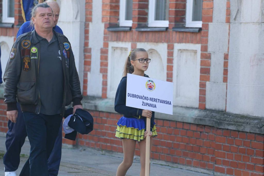 2193180610213070975546007809491