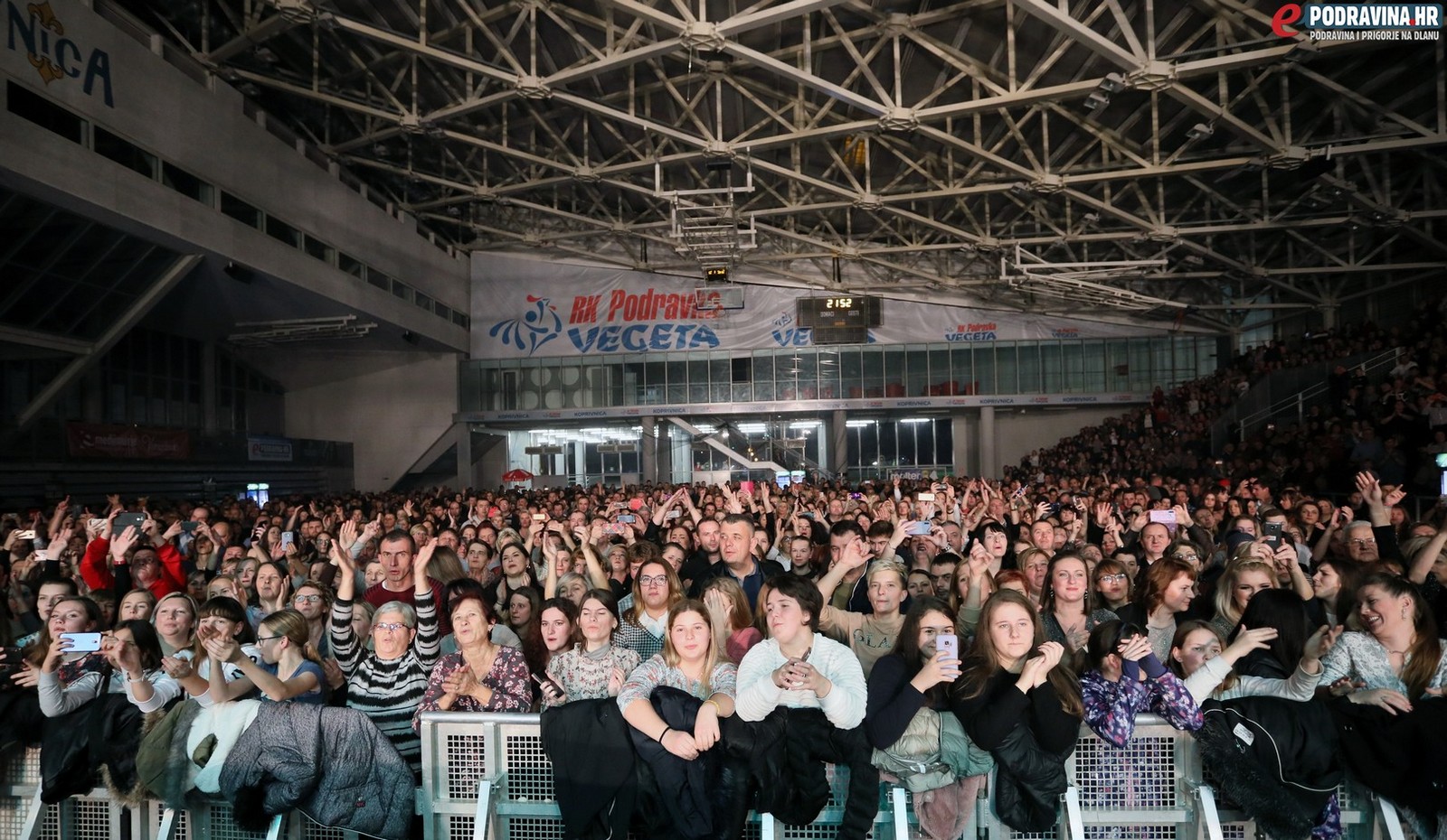 SPEKTAKL U KOPRIVNICI Neda Ukraden uz Vigor priredila nezaboravnu večer