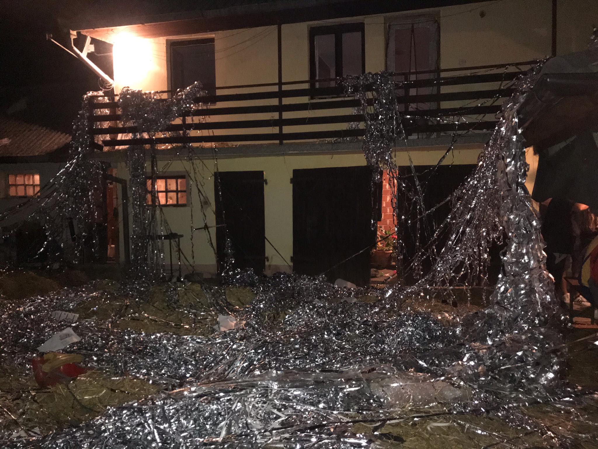 FOTO Potepanje u Savskoj Vesi: Zaručili su se Suzana Kraš i Danijel Žnidarić!