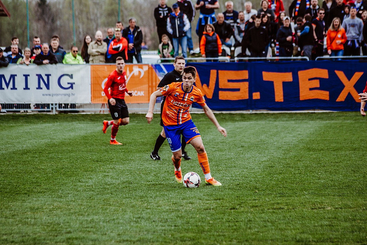 Tisuću ljudi pratilo veliki derbi između Poleta i Varteksa