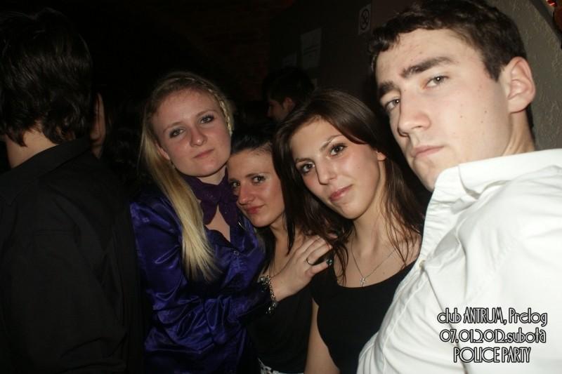 slika0029 Antrum (Subota, 7.1.2012) slika0029 Antrum (Subota, 7.1.2012)