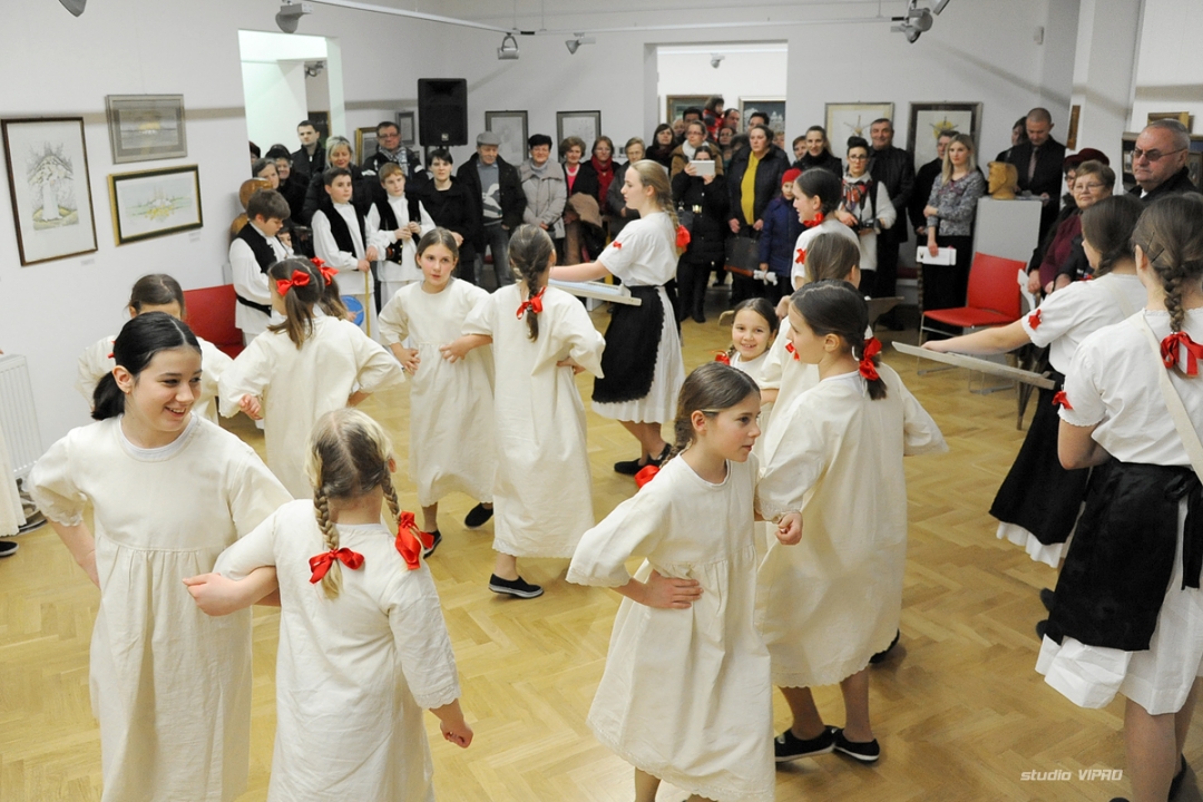 273911139dsc3921793074