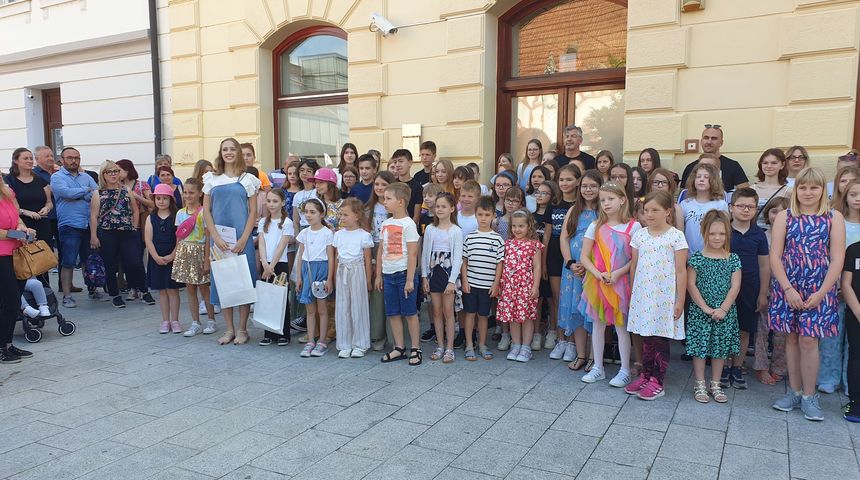FOTO Artelje: Velika skupna izložba nastala u protekloj sezoni