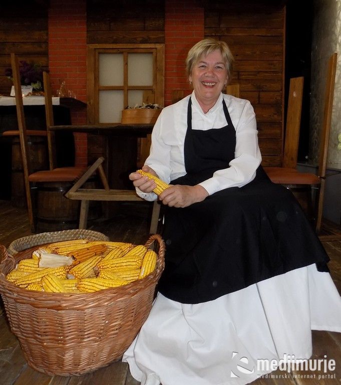 lijepomnasom0002785312