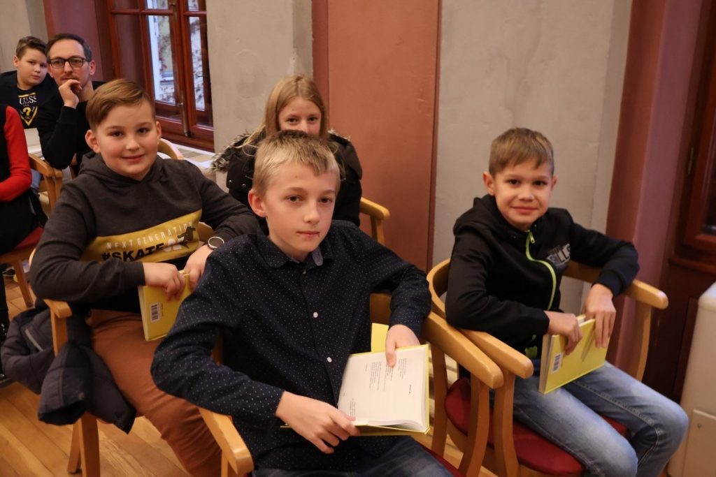 MLADI PISCI Predstavljen zbornik dječjih literarnih radova Tragovi budućnosti