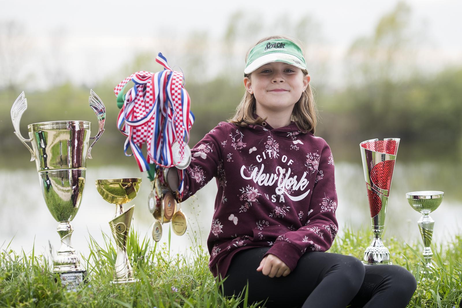 HANA HORVAT IZ PRELOGA Veliki ribički talent: Primila je poziv za U-15 reprezentaciju i putuje u Portugal! HANA HORVAT IZ PRELOGA Veliki ribički talent: Primila je poziv za U-15 reprezentaciju i putuje u Portugal!