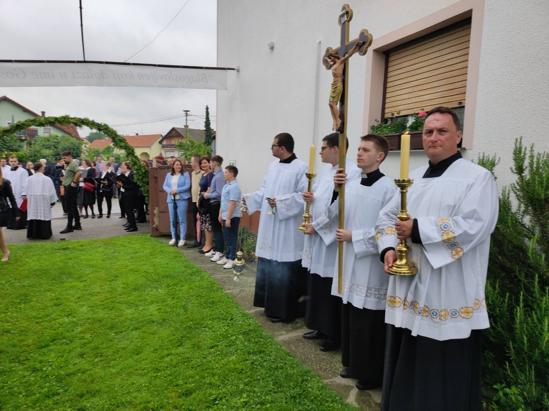 Mlada misa u Kotoribi