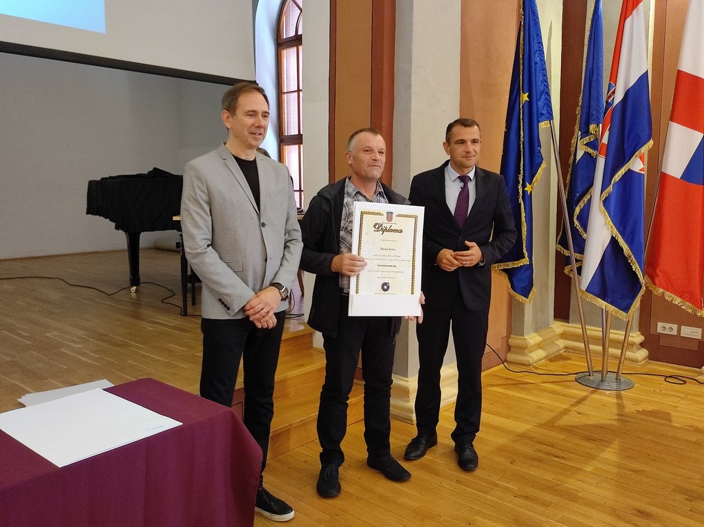 OBRTNIČKA KOMORA Novopečenim majstorima uručene diplome!