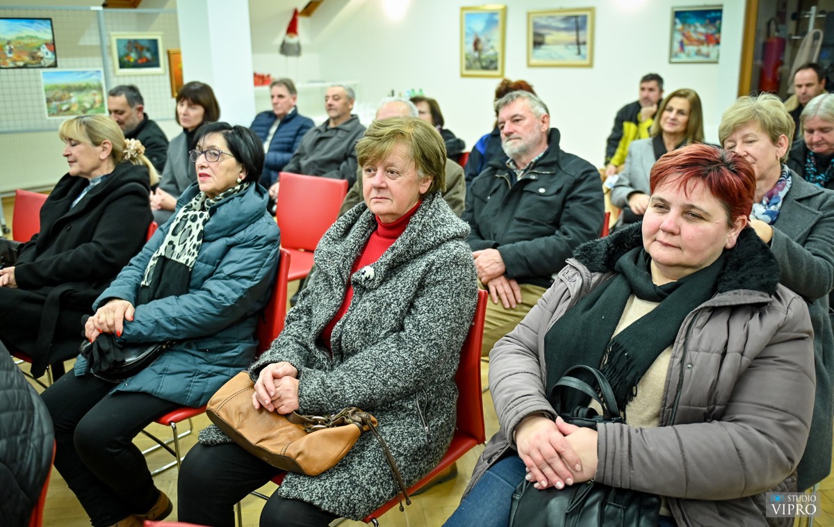 FOTO Otvorena Godišnja izložba radova članova LUDM-a Prelog