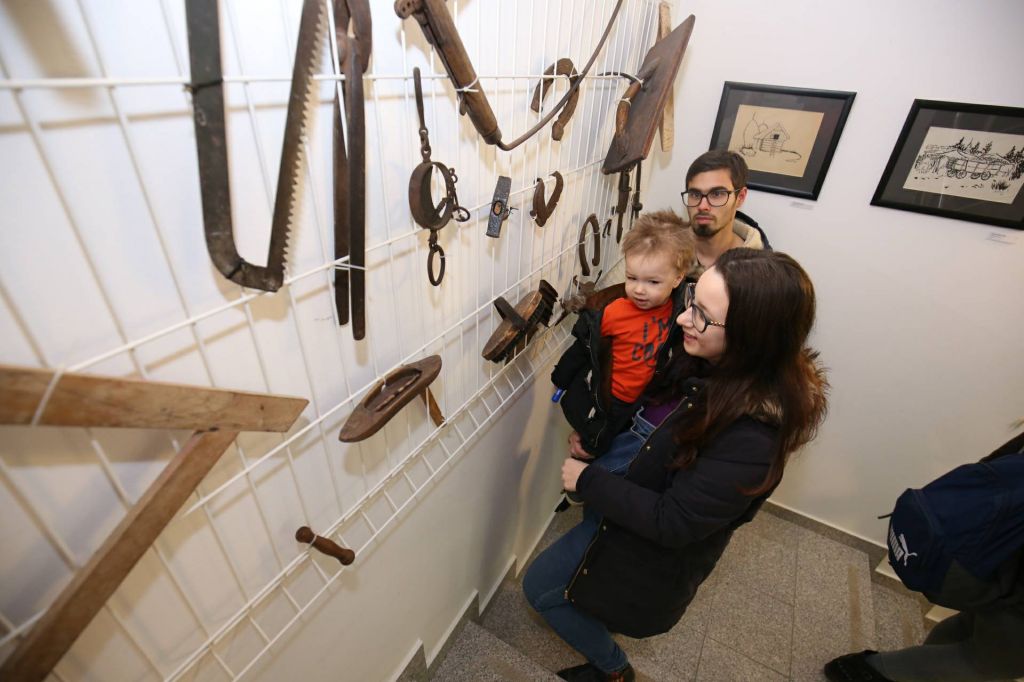 2739374210214090648757200467647