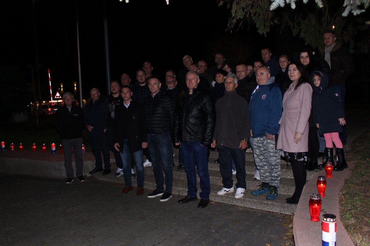 KOTORIBA Prisjetili se svih stradalih i odali počast gradu heroju – svečano obilježili Dan sjećanja KOTORIBA Prisjetili se svih stradalih i odali počast gradu heroju – svečano obilježili Dan sjećanja