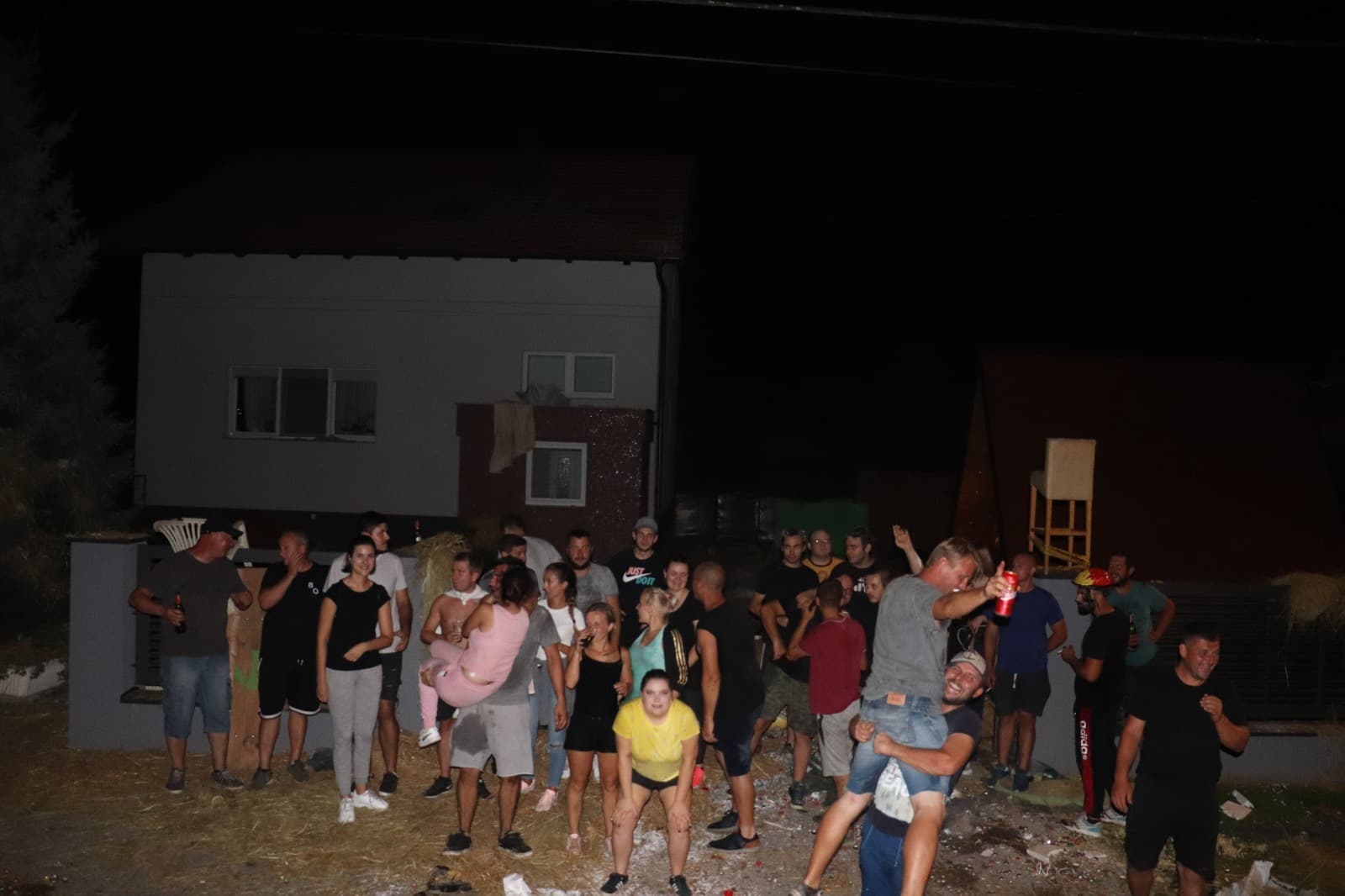 FOTO Čuvanje običaja u Podturnu: ‘Skončaje’ za zaručnike Gorana Škvorca i Sanju Međimurec