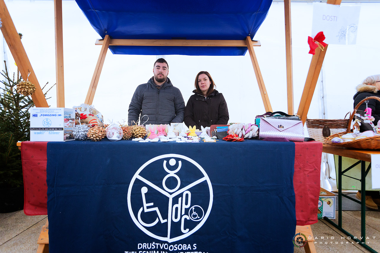 Raznovrsna ponuda na Božićnom sajmu ispod grijanog šatora u Prelogu