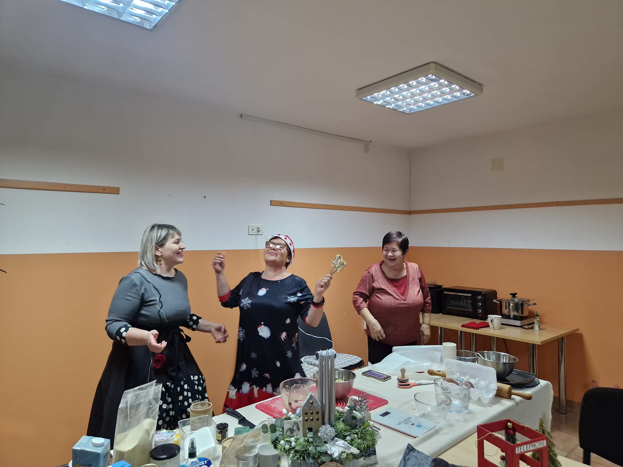 FOTO Udruga ‘Kreativci Međimurja’ održala radionicu zdravih božićnih kolačića