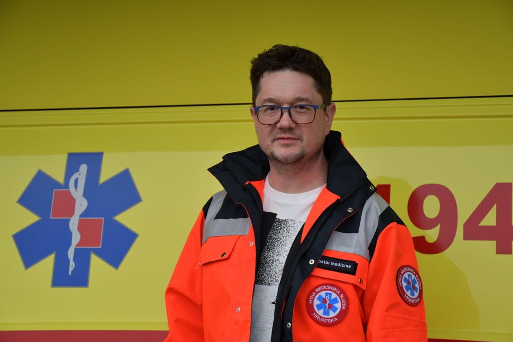 SPECIJALIZANT DR. MADŽAR Želja mi je položiti specijalistički ispit i vratiti se u svoj Zavod SPECIJALIZANT DR. MADŽAR Želja mi je položiti specijalistički ispit i vratiti se u svoj Zavod