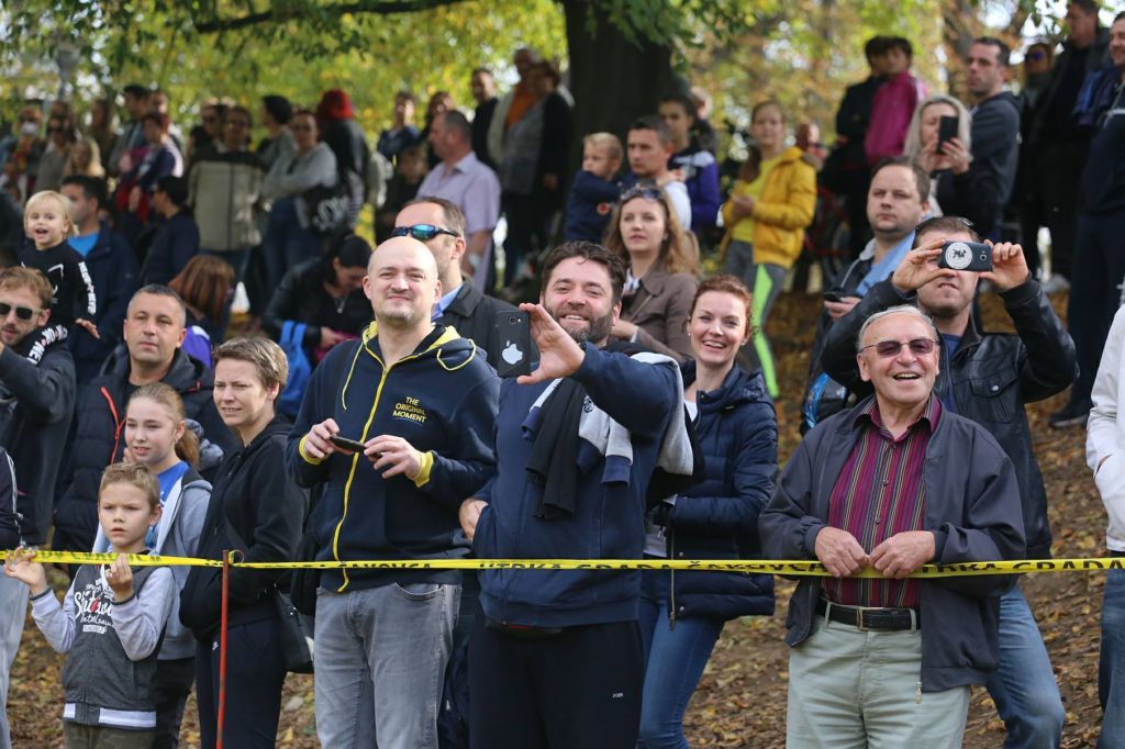 2269029610213284887453671212698