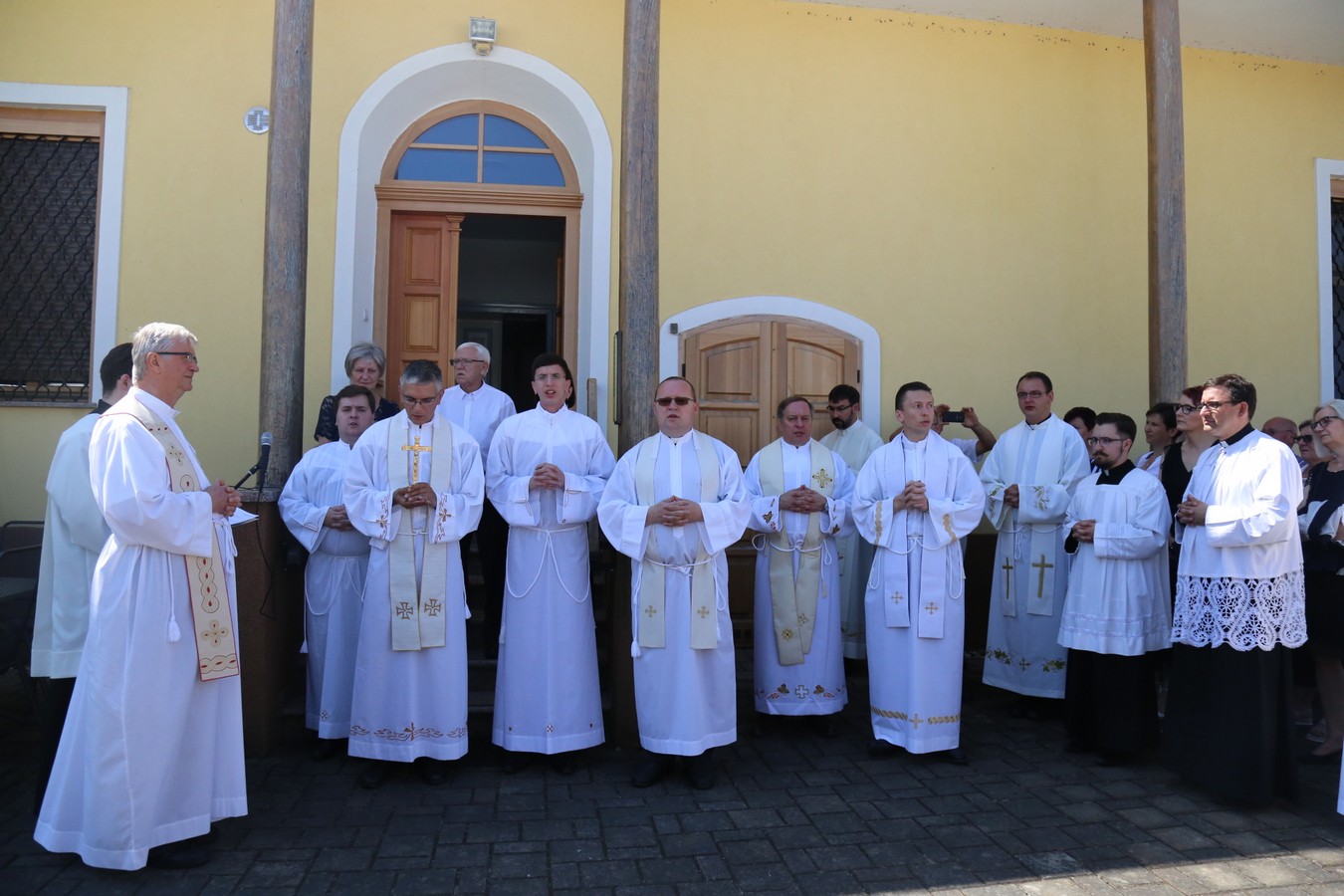 Mladen Cikač iz Gornjeg Hrašćana u Macincu služio mladu misu
