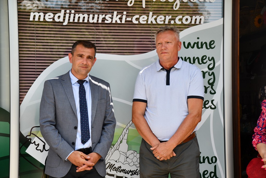 TERME SVETI MARTIN ‘Međimurski ceker’ – turistički info centar i dućan s domaćim proizvodima TERME SVETI MARTIN ‘Međimurski ceker’ – turistički info centar i dućan s domaćim proizvodima