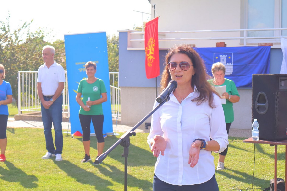 FESTIVAL SPORTSKE REKREACIJE U Mačkovcu vježbalo više od 200 žena, a slavila je ekipa Strahoninca! FESTIVAL SPORTSKE REKREACIJE U Mačkovcu vježbalo više od 200 žena, a slavila je ekipa Strahoninca!