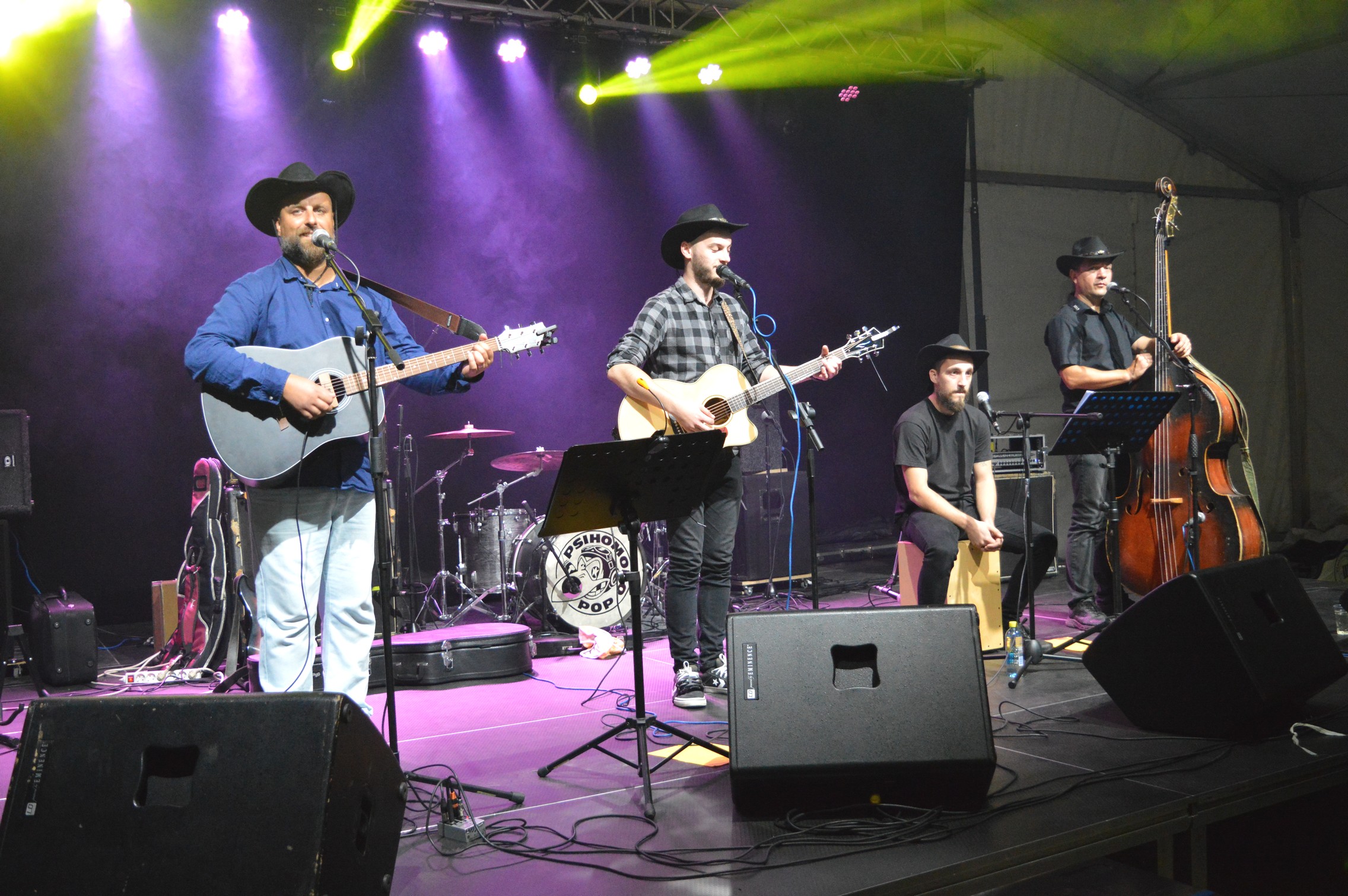 Psihomodo pop i Davor Gobac sjajnim koncertom u Kotoribi zabavili brojnu publiku