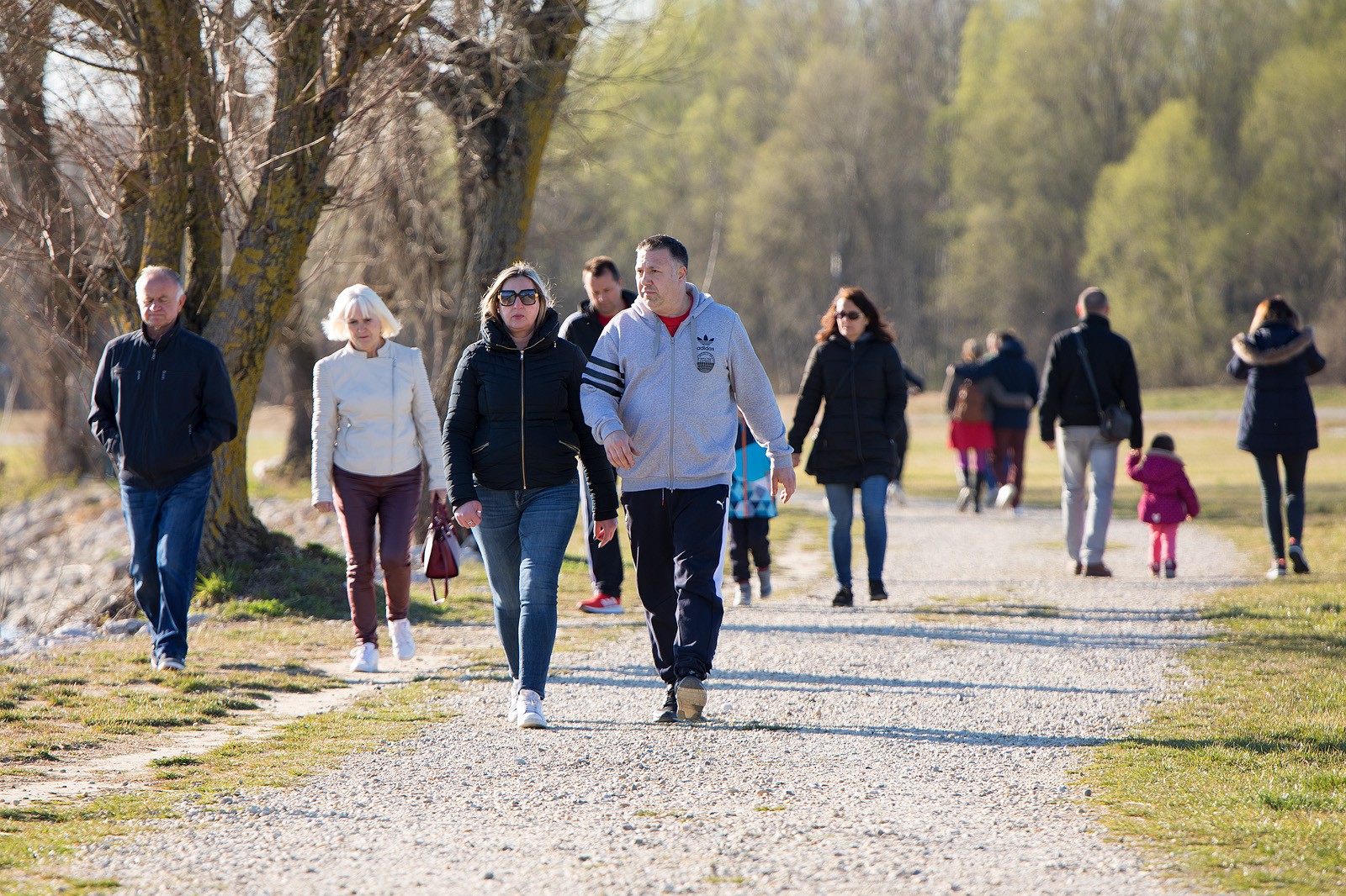 KLIKOM PO MARINI Suncem okupana Marina danas je bila prepuna ljudi!