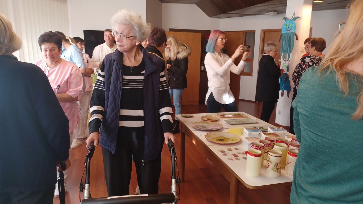 FOTO U tijeku je krasna Božićna izložba ručnih radova korisnika Doma za starije i nemoćne osobe u Čakovcu