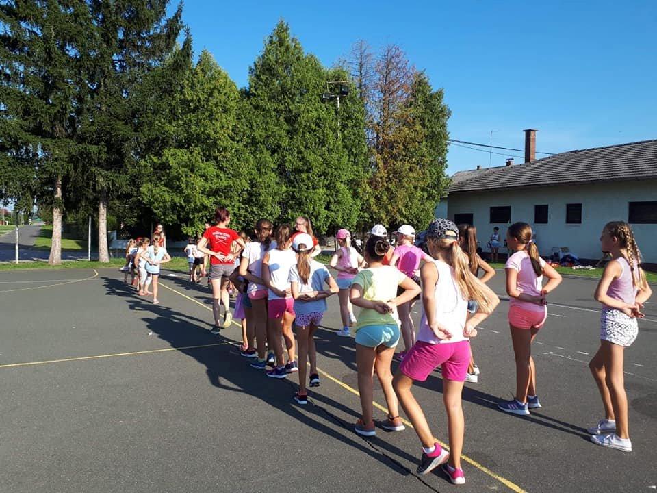 Četvrti Mažoret kamp u Kotoribi okuplja veliki broj djevojčica