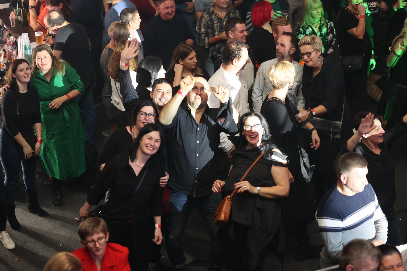 KONCERT U ČAKOVCU Haris Džinović svojim hitovima rasplesao i raspjevao publiku