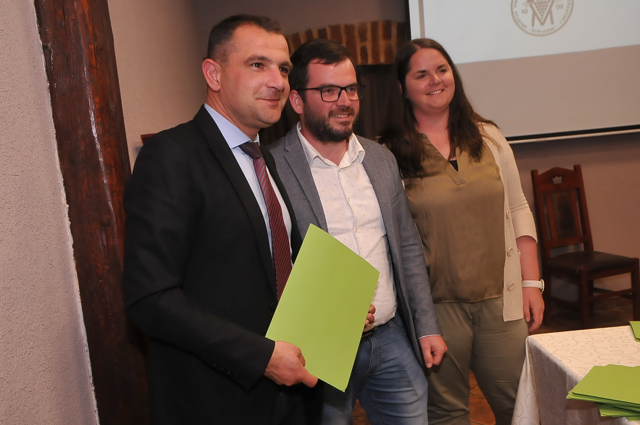 DRUŠTVO ‘HORTUS CROATIAE’ SLAVI 30 GODINA Ponosni na prvih 30, s novim elanom kroče u budućnost DRUŠTVO ‘HORTUS CROATIAE’ SLAVI 30 GODINA Ponosni na prvih 30, s novim elanom kroče u budućnost