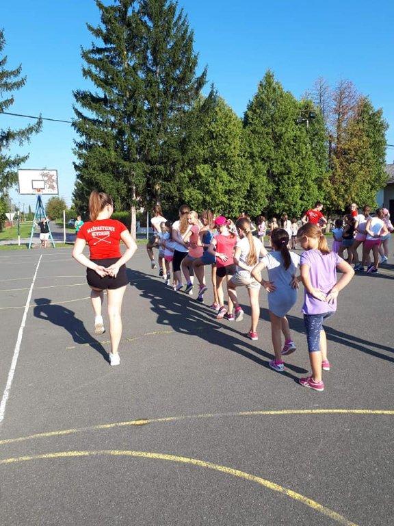 Četvrti Mažoret kamp u Kotoribi okuplja veliki broj djevojčica