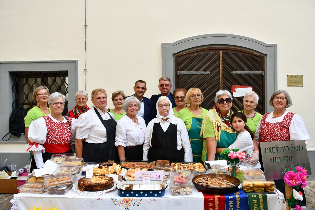 ‘BAKINI KOLAČI’ Najbolji kolač s jabukama pripremila je Natalija Munđar iz Križovca