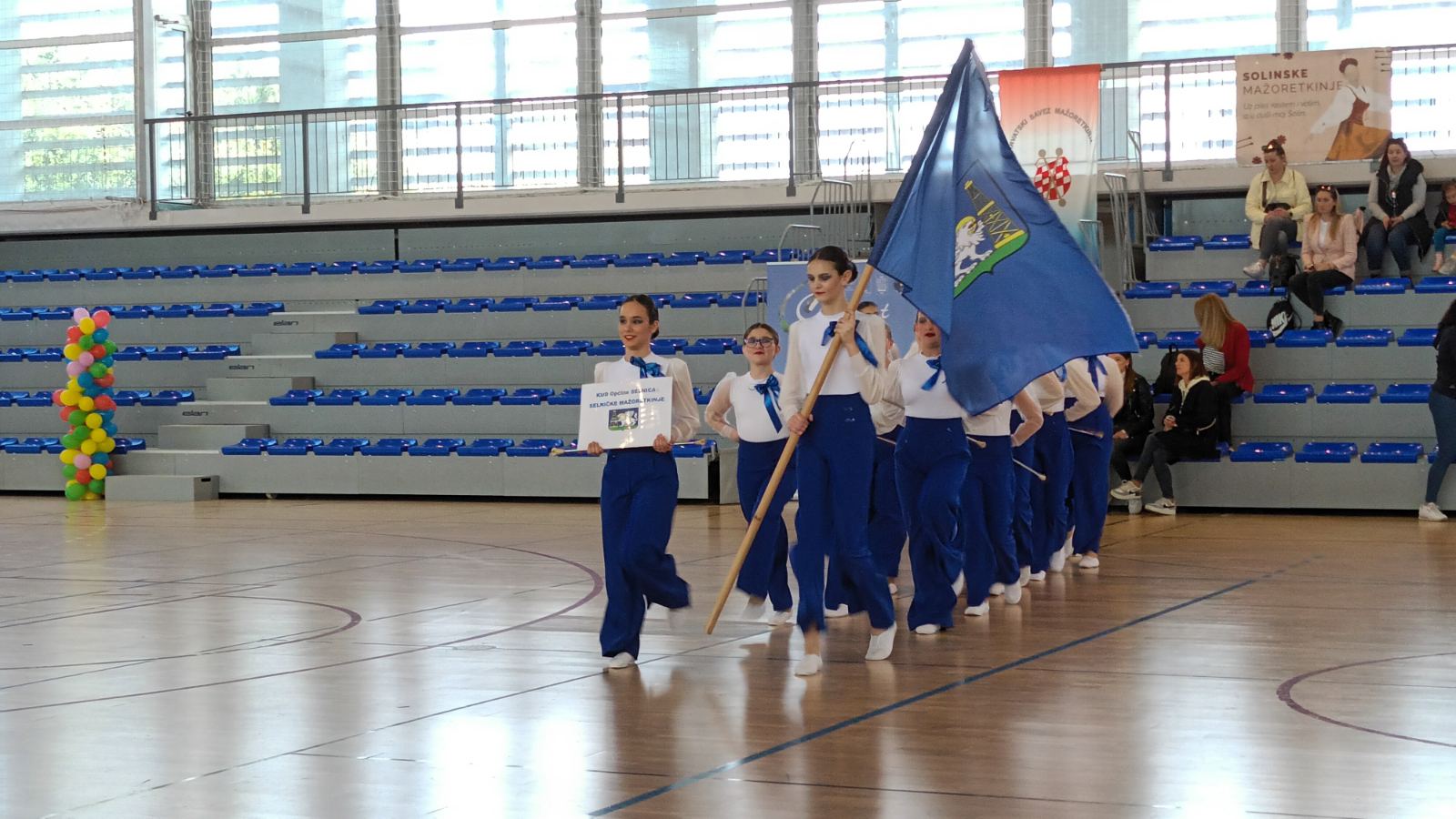 Selničke mažoretkinje