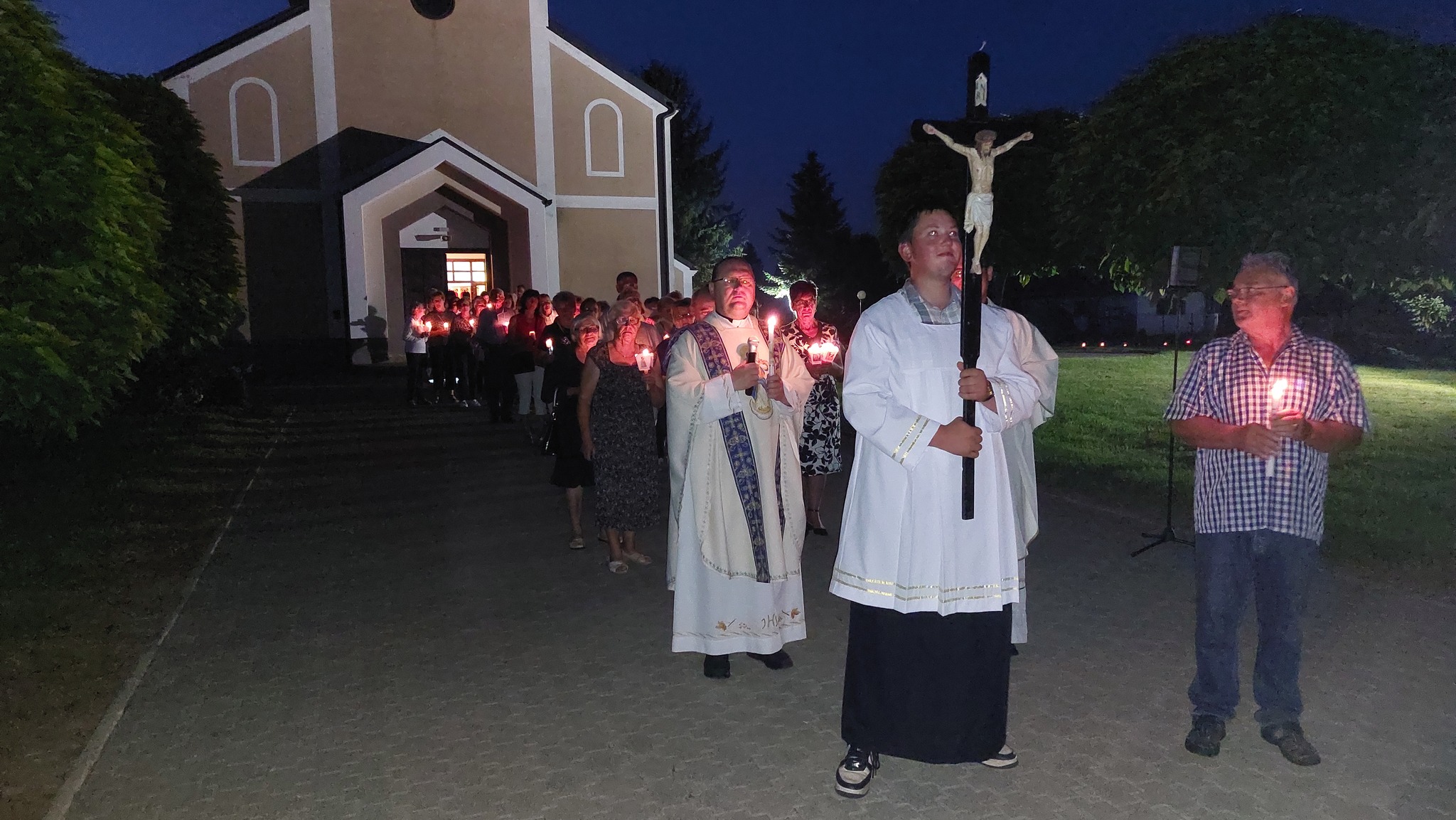 PUŠĆINE Misom bdijenja i procesijom sa svijećama započelo slavlje patrona crkve- Velike Gosspe