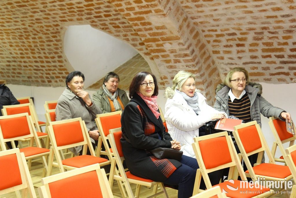 nocmuzejacakovec0037779136