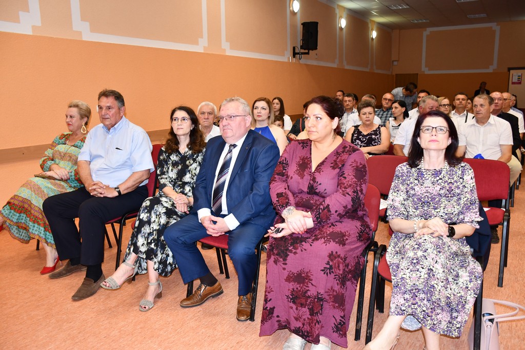 SVEČANA SJEDNICA Zahvalnice općine primili NK BSK Belica, KUD Belica i Udruga žena Belica SVEČANA SJEDNICA Zahvalnice općine primili NK BSK Belica, KUD Belica i Udruga žena Belica