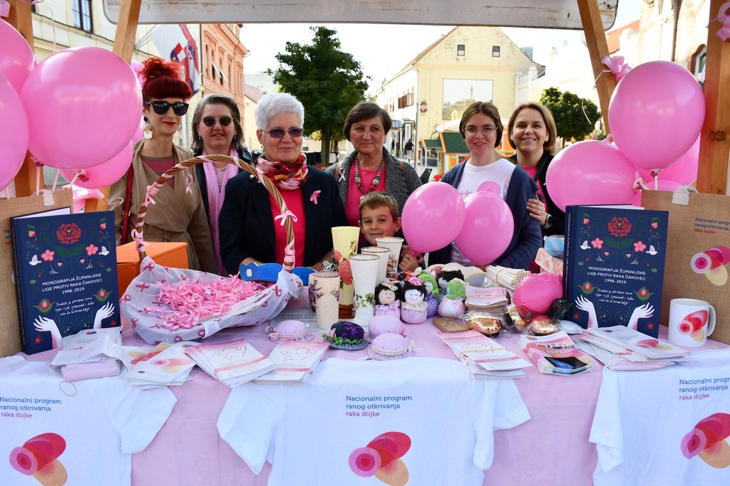 DAN RUŽIČASTE VRPCE Subotnje prijepodne u središtu Čakovca obasjano ružičastim tonovima