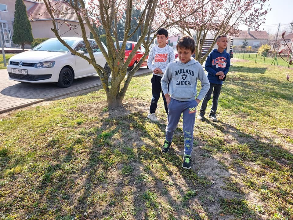 FOTO Područna škola Držimurec – Strelec: U dvorištu ih iznenadio zeko koji im je donio poklončiće za Uskrs FOTO Područna škola Držimurec – Strelec: U dvorištu ih iznenadio zeko koji im je donio poklončiće za Uskrs