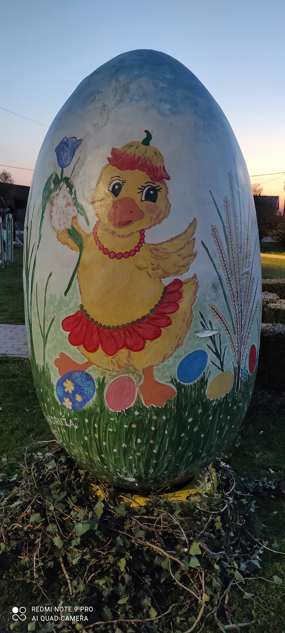 Park u Gardinovcu zasjao u uskrsnom ruhu: Stigle proljetne vile, zečići, jaja, pilići…