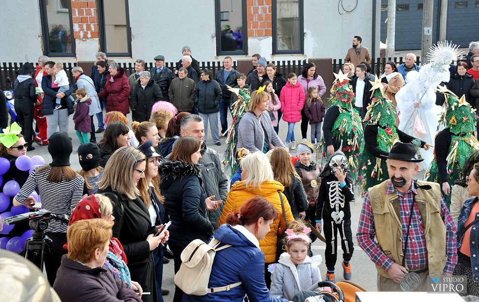 FAŠNIK U GORIČANU Prva nagrada za ‘Vlak u snijegu’, drugo mjesto ‘Ledenim kraljicama’