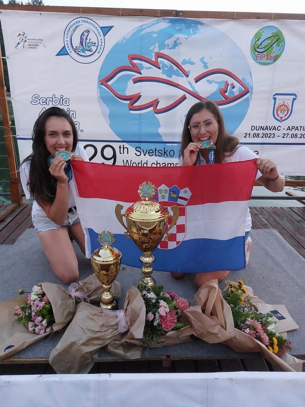 PRIJEM U ŽUPANIJI Najbolje svjetske ribolovkinje Sara Strbad, Marijana Mutak i Sanja Oreški kod župana Posavca