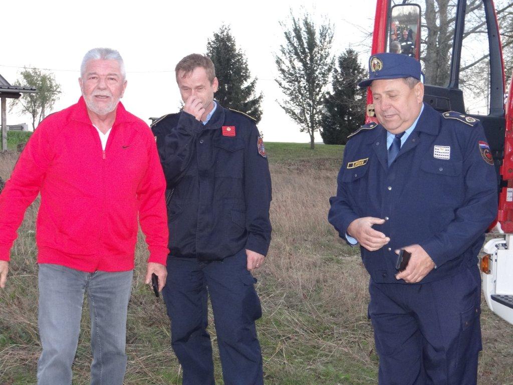 Vatrogasna vježba na obali Mičigen jezera