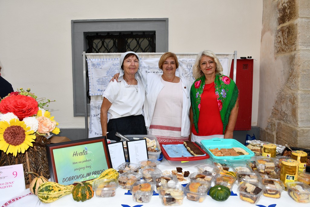 ‘BAKINI KOLAČI’ Najbolji kolač s jabukama pripremila je Natalija Munđar iz Križovca